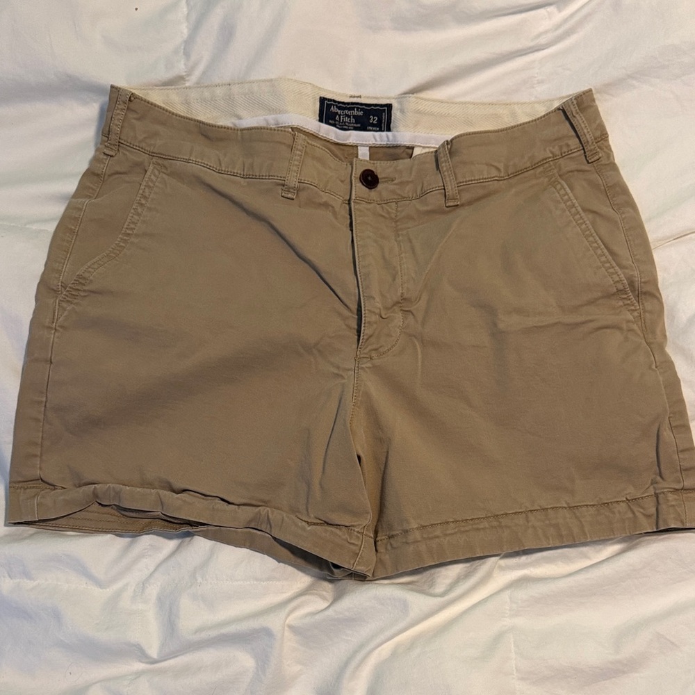 Abercrombie & Fitch Men’s Khaki/Tan Shorts - 5in Inseam 32in waist